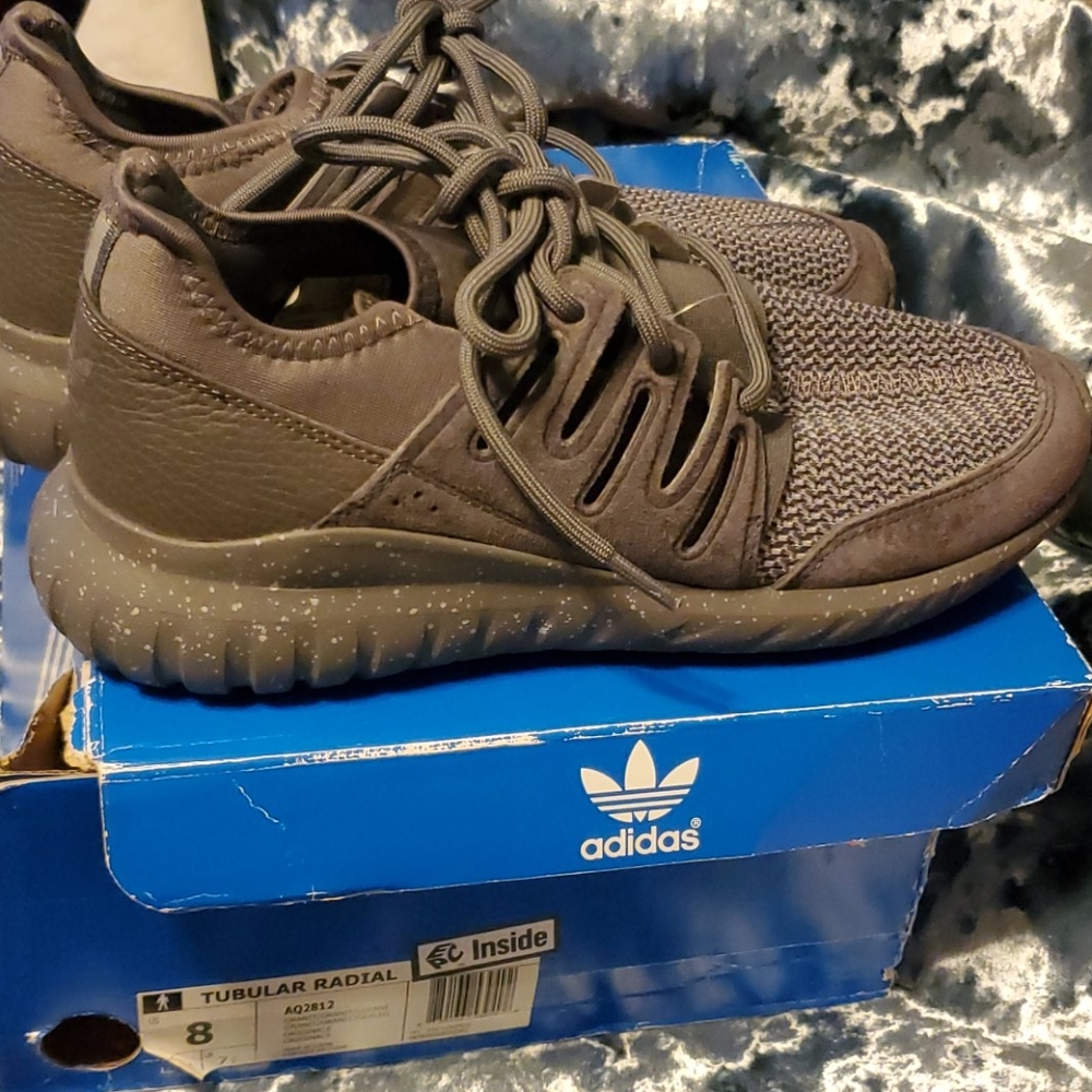 Tubular Radial Adidas
